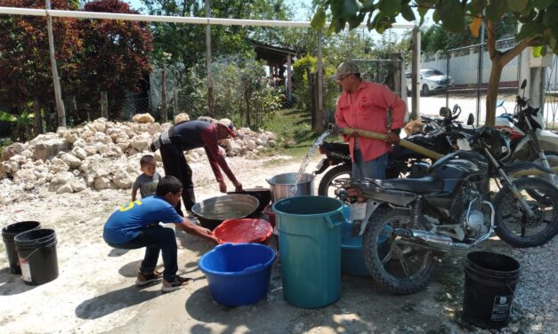 PIPA DISTRIBUIDORA DE AGUA. Cabecera Municipal. San Andrés, Petén.
