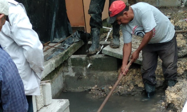 DSPM Trabaja en Reparación de Tubería Principal de Agua.