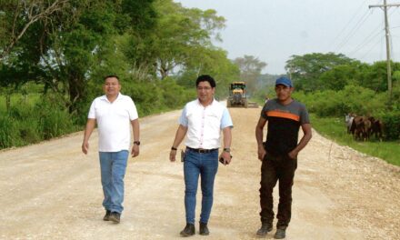 CONTINUACIÓN DE ASFALTO SACPUY, San Andrés, Petén.