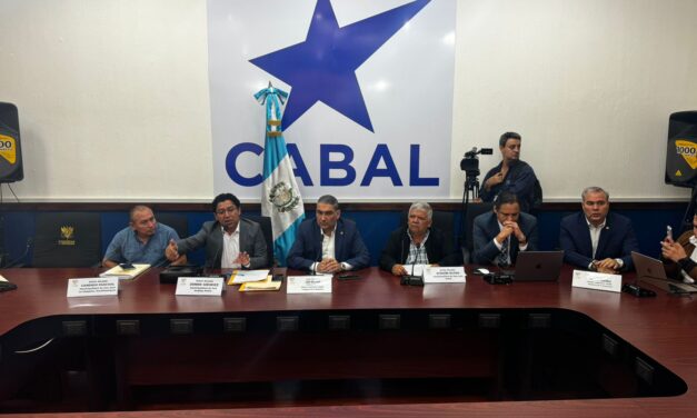 Alcalde y COCODES realizan gestiones ante el Congreso de la República.