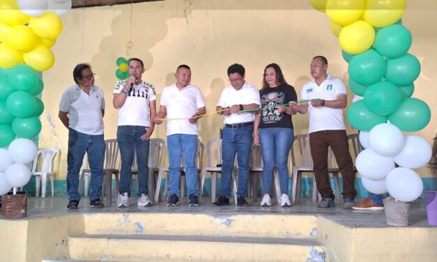 Alcalde Municipal INAUGURA DE ESCUELA DE AJEDREZ, San Andrés, Petén.