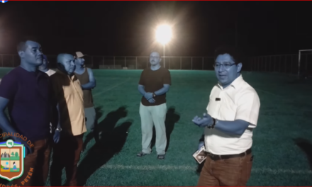 INSTALACIÓN DE REFLECTORES EN CAMPO DE FUTBOL.