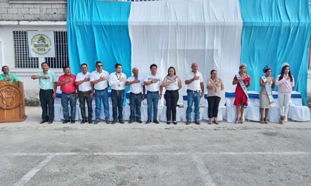 IZADA DEL PABELLÓN NACIONAL Y MUNICIPAL.