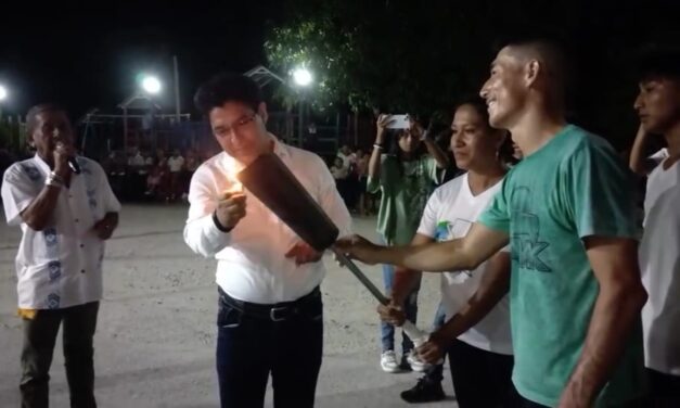ENCENDIDO DE ANTORCHA Caserío Ixhuacut. San Andrés, Petén.