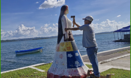 REMOZAMIENTO DE MONUMENTO A LA CHATONA.
