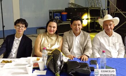 NOCHE DE GALA. #FeriaSanAndrésPetén