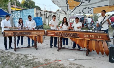 ENSAMBLE DE MARIMBAS PETENERAS