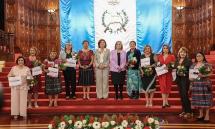 Municipalidad de San Andrés Felicita a la Licda. Alma Delia Pacheco M.