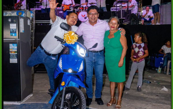 ¡Más de 1,000 Madrecitas Festejaron en Grande su Día en Nuestro Amado San Andrés!