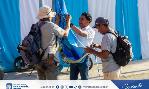 Alcalde Municipal Reafirmando su Compromiso con los Valores Cívicos