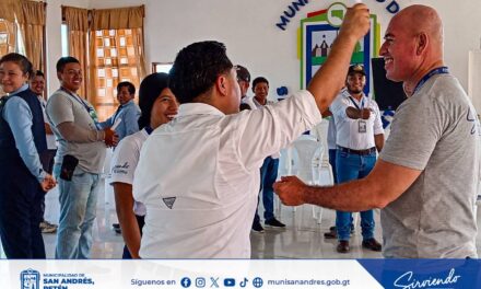 ¡Risoterapia y Autocuidado para un Servicio de Calidad!