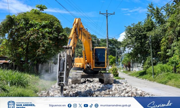 🚧 Inician los Trabajos en el Bulevar Principal del Municipio 🚧