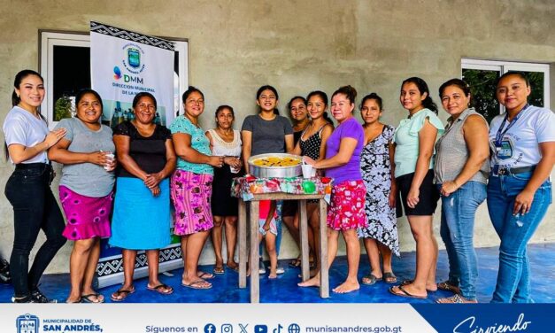 Promoviendo capacitaciones dirigidas a los grupos de mujeres organizadas