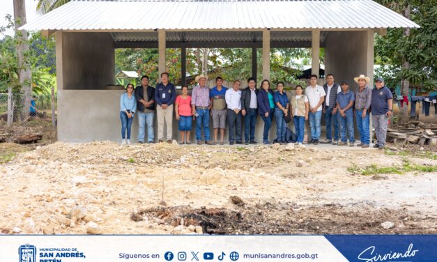 Supervisión a la Obra Escuela de Nivel Preprimaria en la Comunidad Cruce a La Colorada