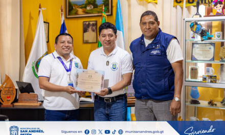 🏅 Reconocimiento al Compromiso con la Educación en San Andrés, Petén
