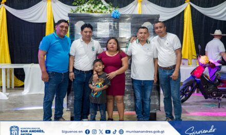 El Sr. Alcalde y Concejo Municipal Celebra con las Madrecitas de Sacpuy y Comunidades de la Ruta