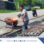 🚜🧹 Continúan los trabajos de limpieza y mantenimiento para preservar el buen ornato en nuestro municipio.