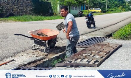 🚜🧹 Continúan los trabajos de limpieza y mantenimiento para preservar el buen ornato en nuestro municipio.