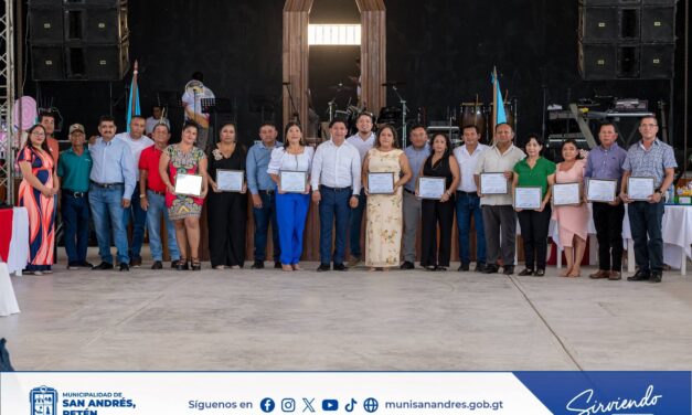 📚✨ Homenaje a quienes educan con vocación.