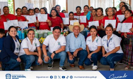 🤝 Más de 99 mujeres fortalecen sus habilidades con el programa Mi Beca Social Productiva.