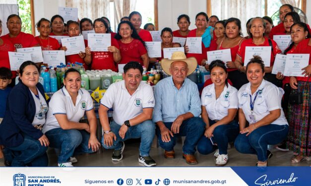 🤝 Más de 99 mujeres fortalecen sus habilidades con el programa Mi Beca Social Productiva.