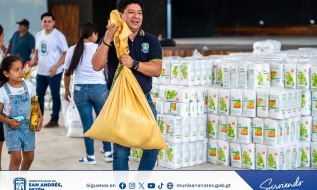 🤝 Entrega de alimentos en nuestra cabecera municipal.